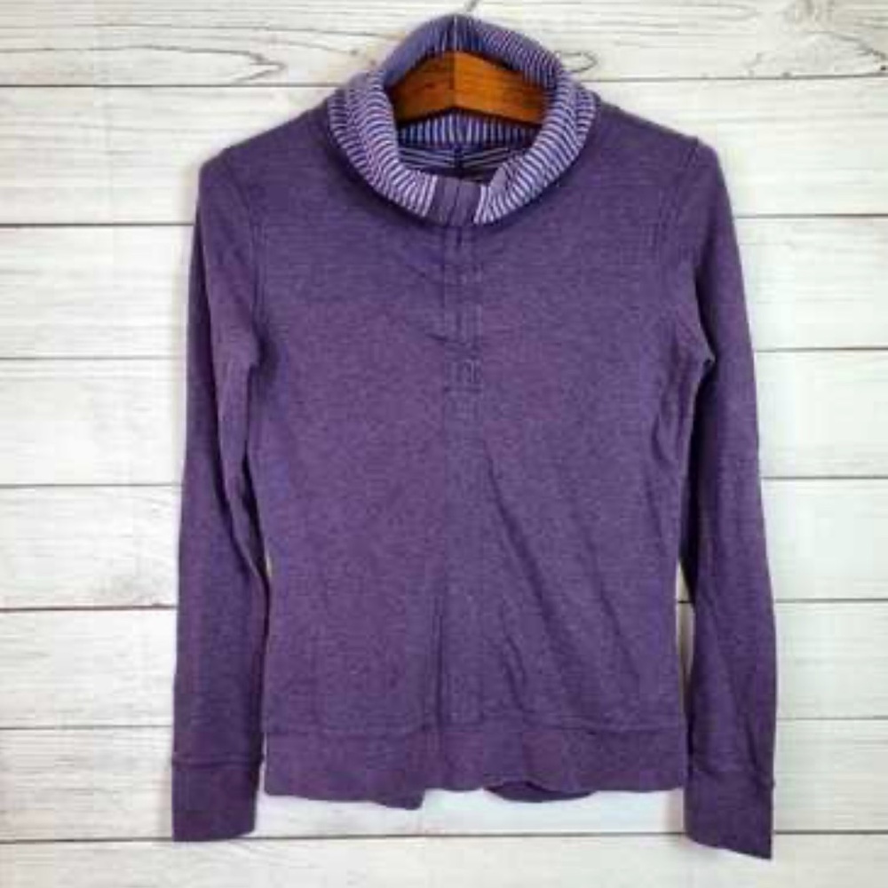 Lululemon Sweatshirt Womens 2 In
A Cinch Reversible Purple/Stripes